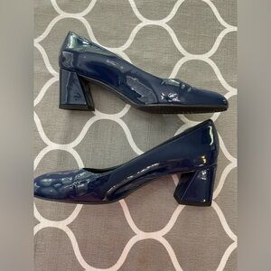 Stuart Weitzman Block Heel Rounded Toe Dress Shoes Pumps